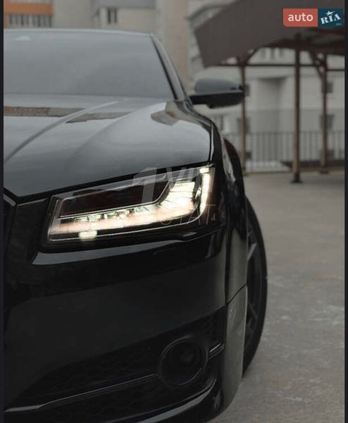 Седан Audi A8 2016 в Києві