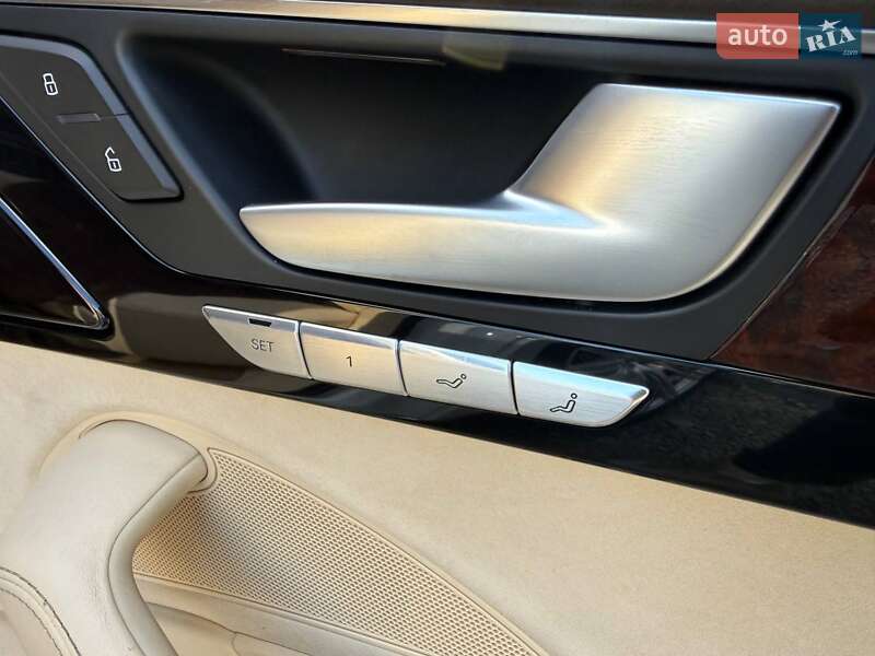 Седан Audi A8 2012 в Хмельницком