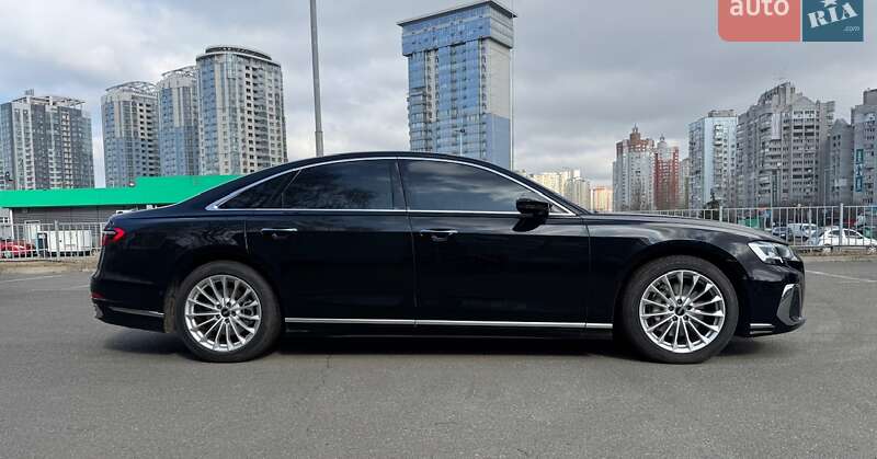 Седан Audi A8 2025 в Києві