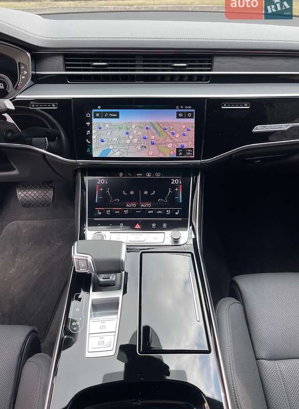 Седан Audi A8 2025 в Києві