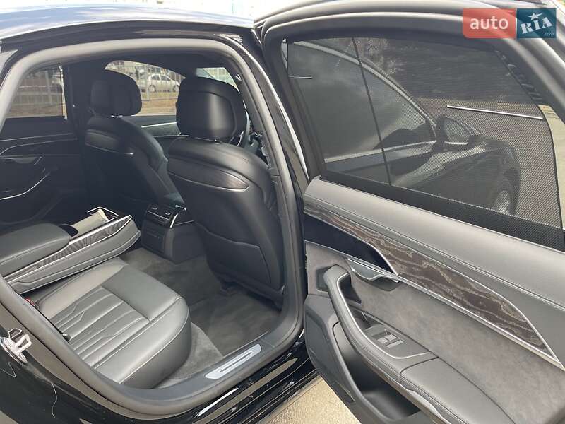 Седан Audi A8 2025 в Києві