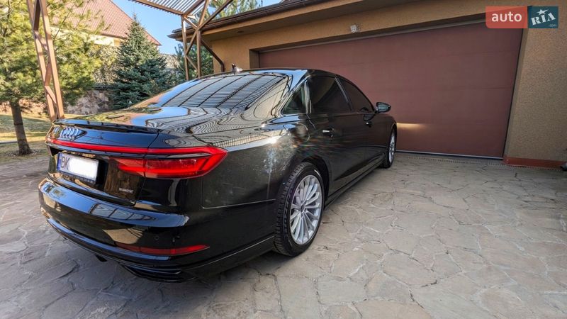 Седан Audi A8 2020 в Ровно