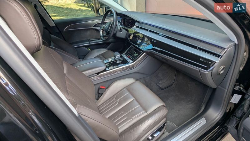 Седан Audi A8 2020 в Ровно