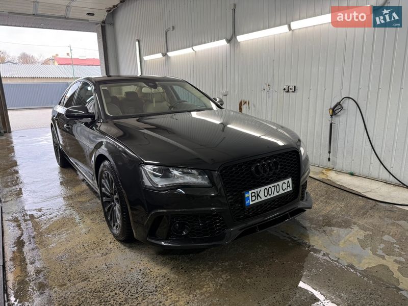 Седан Audi A8 2011 в Рівному
