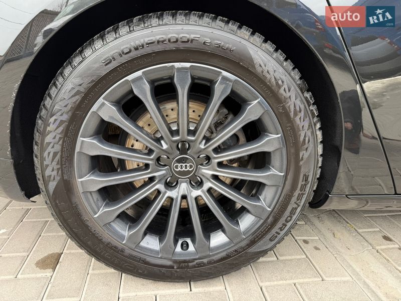 Седан Audi A8 2011 в Рівному