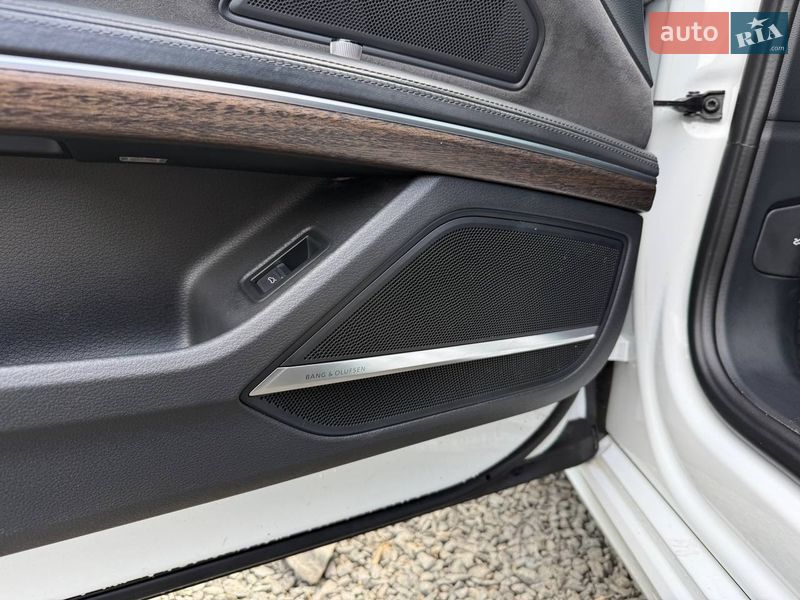 Седан Audi A8 2020 в Хмельницькому