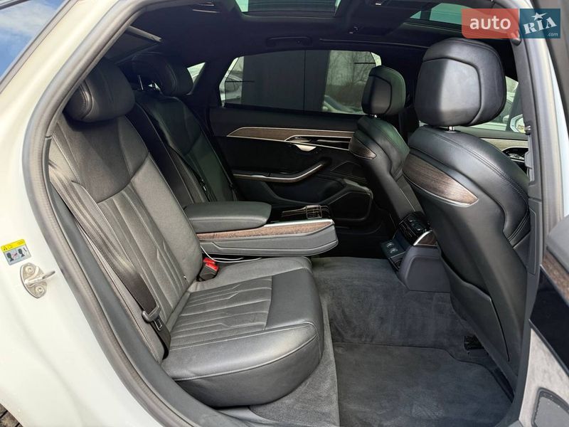 Седан Audi A8 2020 в Хмельницькому