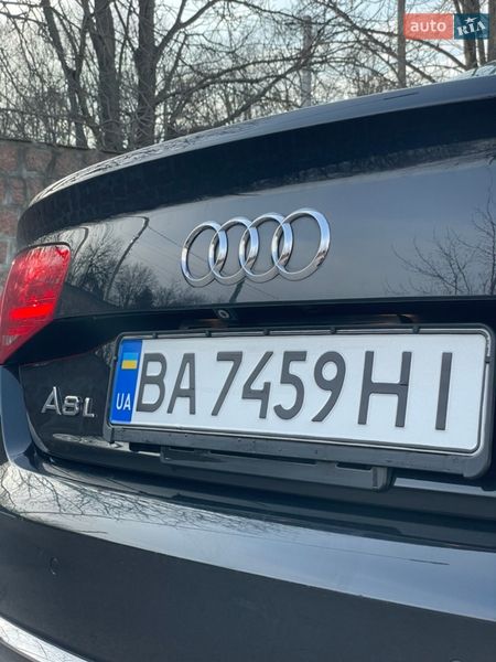 Седан Audi A8 2013 в Кропивницком