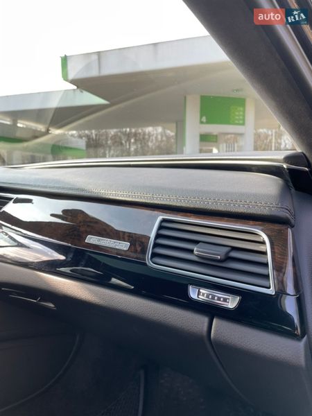 Седан Audi A8 2013 в Кропивницком