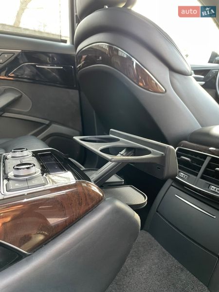 Седан Audi A8 2013 в Кропивницком