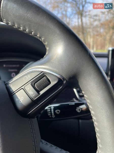 Седан Audi A8 2013 в Кропивницком