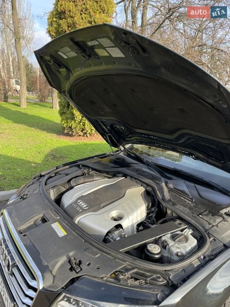 Седан Audi A8 2013 в Кропивницком