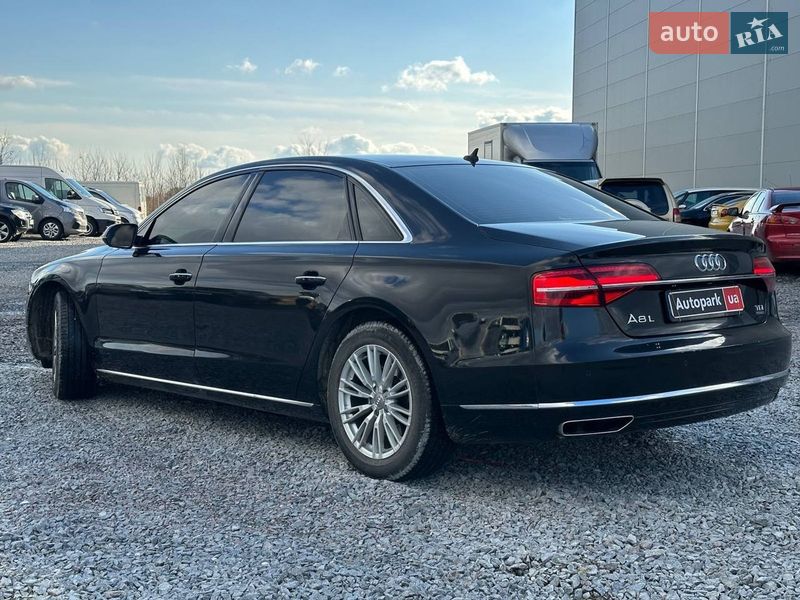 Седан Audi A8 2017 в Львове