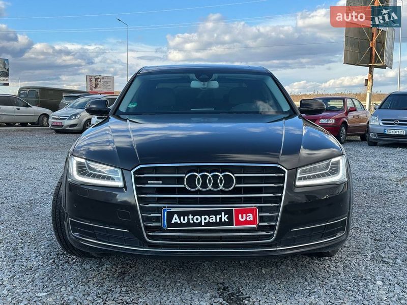 Седан Audi A8 2017 в Львове