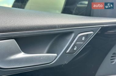 Седан Audi A8 2017 в Львове
