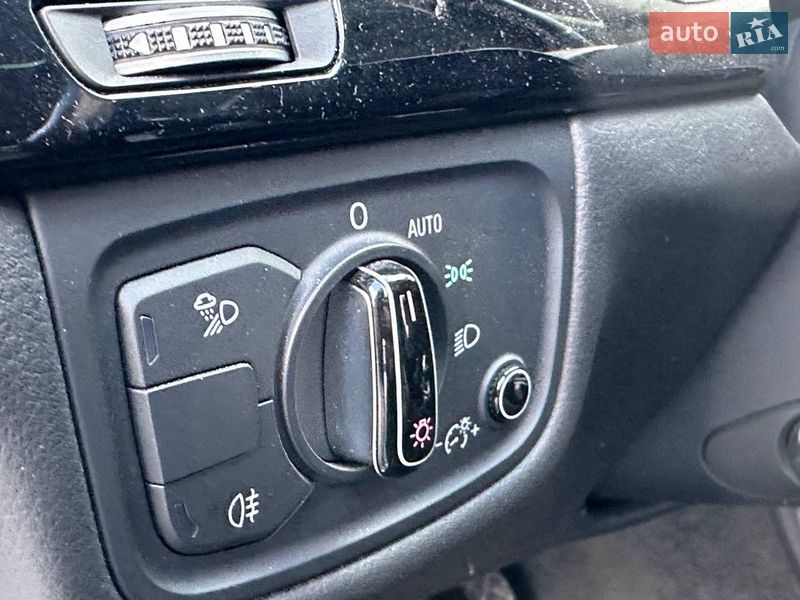 Седан Audi A8 2017 в Львове