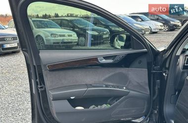 Седан Audi A8 2017 в Львове