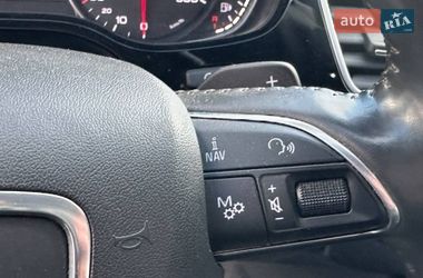 Седан Audi A8 2017 в Львове
