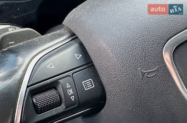 Седан Audi A8 2017 в Львове