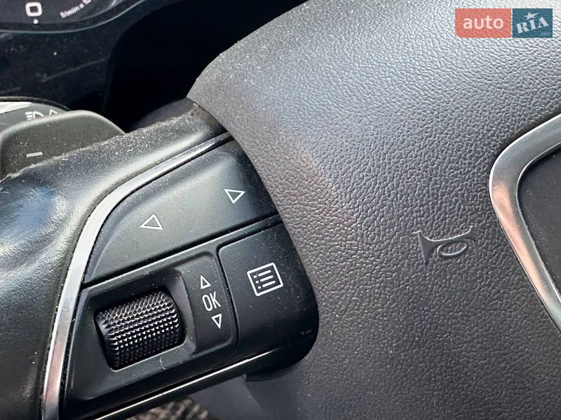 Седан Audi A8 2017 в Львове