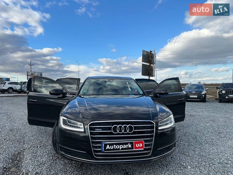 Седан Audi A8 2017 в Львове