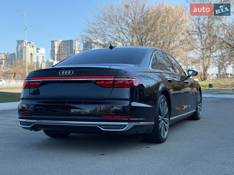 Седан Audi A8 2018 в Києві
