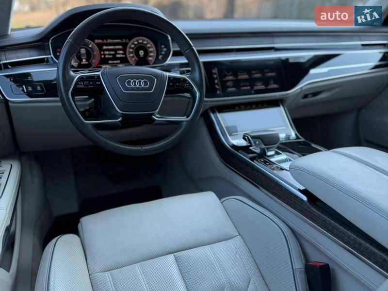 Седан Audi A8 2018 в Києві