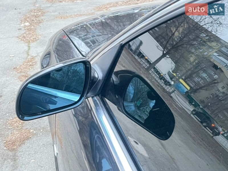 Седан Audi A8 2004 в Днепре