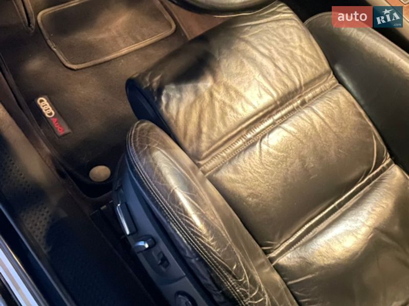 Седан Audi A8 2004 в Днепре