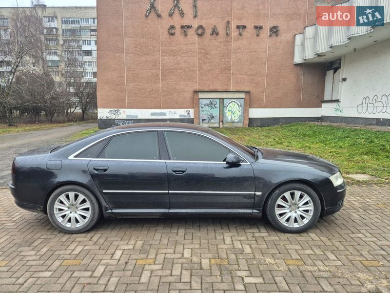 Седан Audi A8 2004 в Луцке