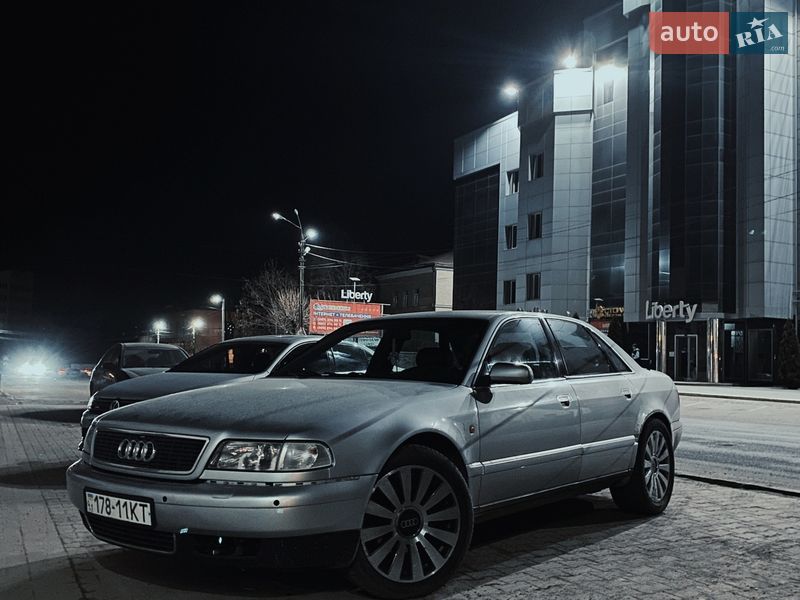 Седан Audi A8 1998 в Василькові