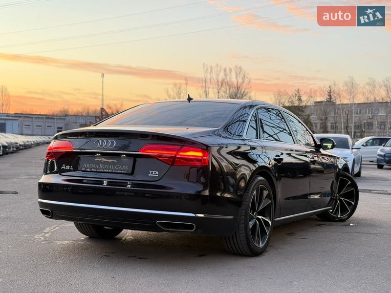 Седан Audi A8 2017 в Харкові