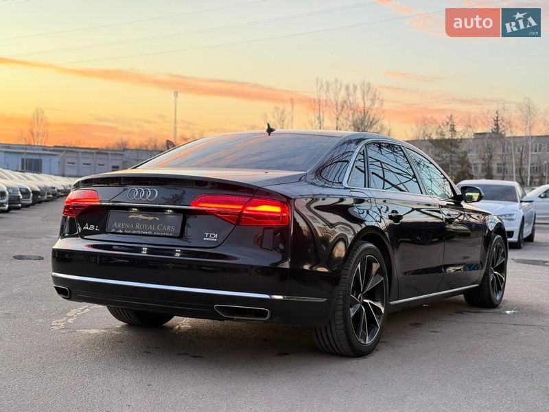Седан Audi A8 2017 в Харкові