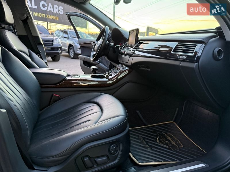 Седан Audi A8 2017 в Харкові