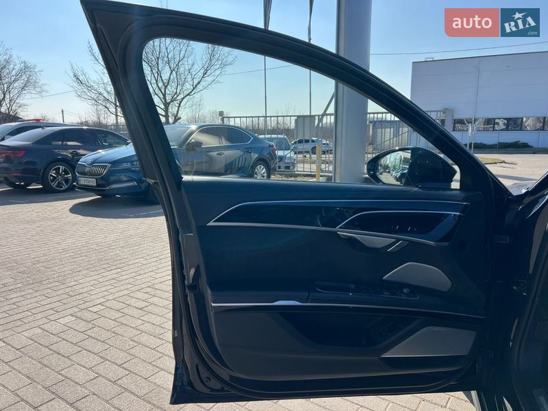 Седан Audi A8 2019 в Полтаве