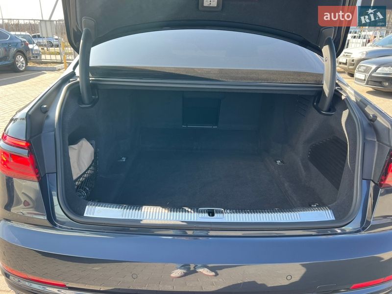 Седан Audi A8 2019 в Полтаве