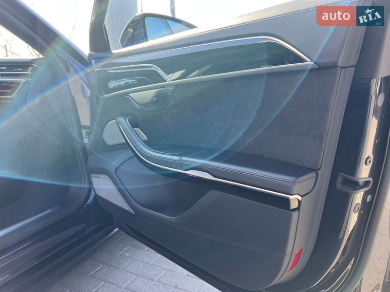Седан Audi A8 2019 в Полтаве