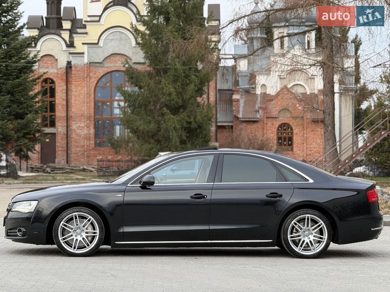 Седан Audi A8 2011 в Ивано-Франковске