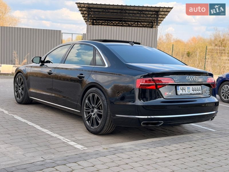 Седан Audi A8 2015 в Луцьку