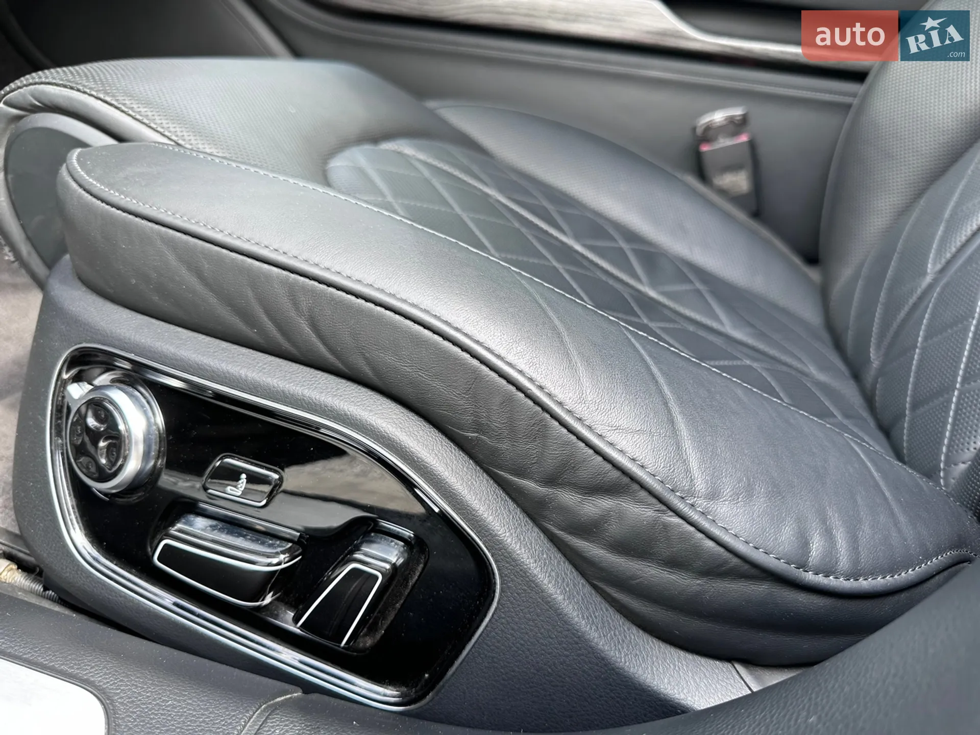 2015 Audi A8 - мініатюра 16