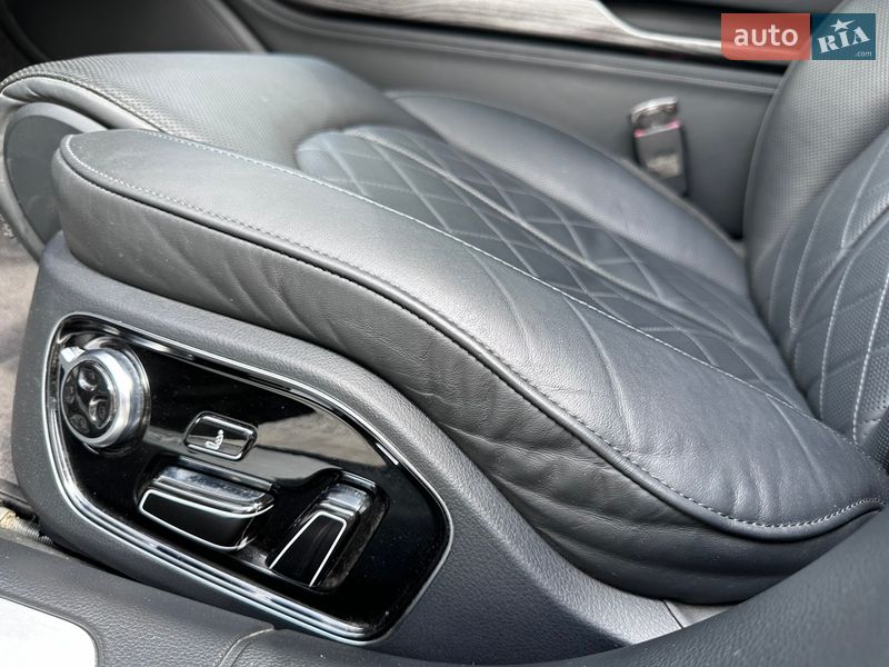 Седан Audi A8 2015 в Луцьку