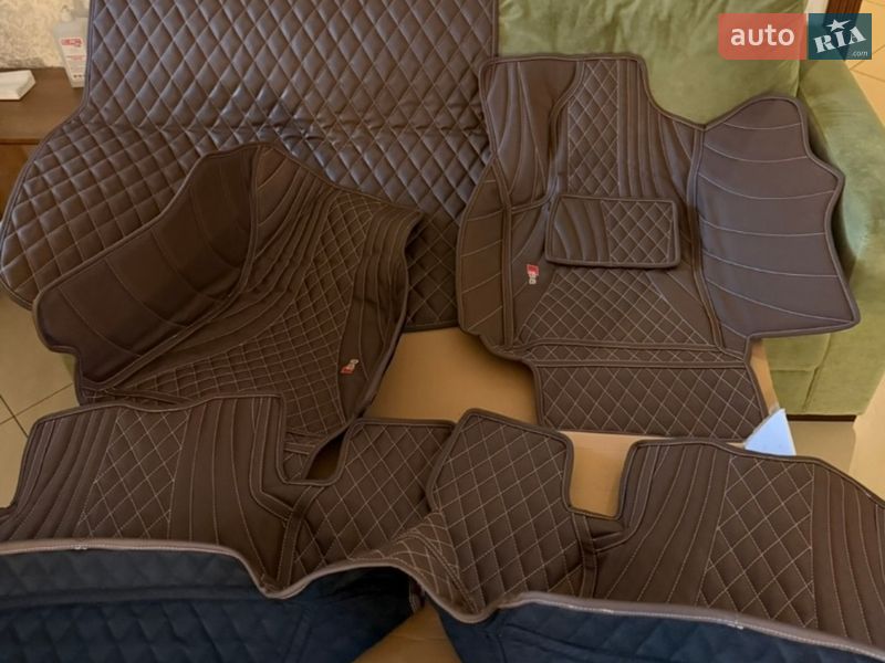 Седан Audi A8 2006 в Киеве