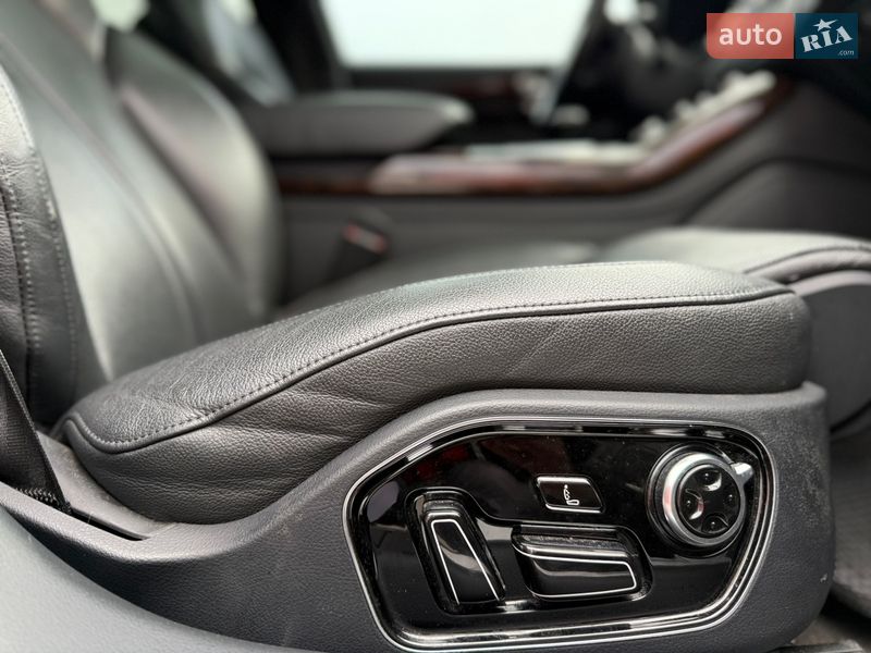 Седан Audi A8 2014 в Киеве