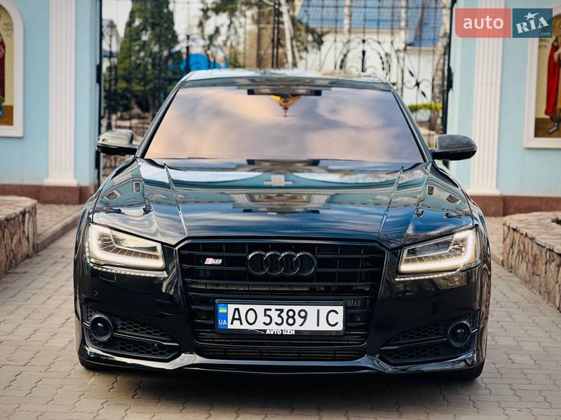 Седан Audi A8 2015 в Киеве