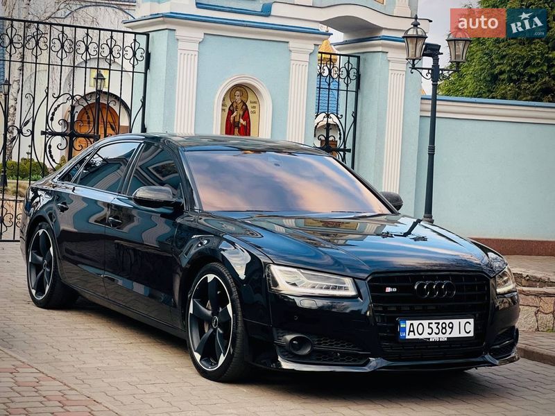 Седан Audi A8 2015 в Киеве
