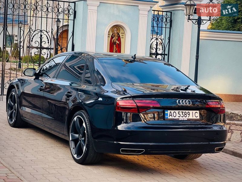 Седан Audi A8 2015 в Киеве