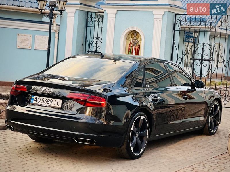 Седан Audi A8 2015 в Киеве