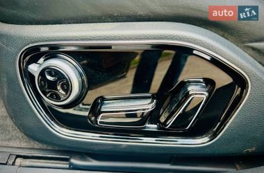 Седан Audi A8 2015 в Киеве