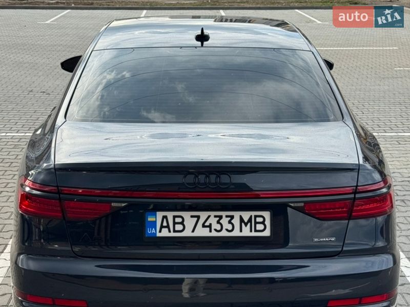 Седан Audi A8 2021 в Виннице