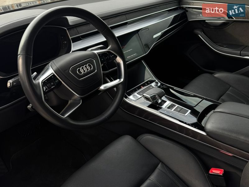 Седан Audi A8 2021 в Виннице